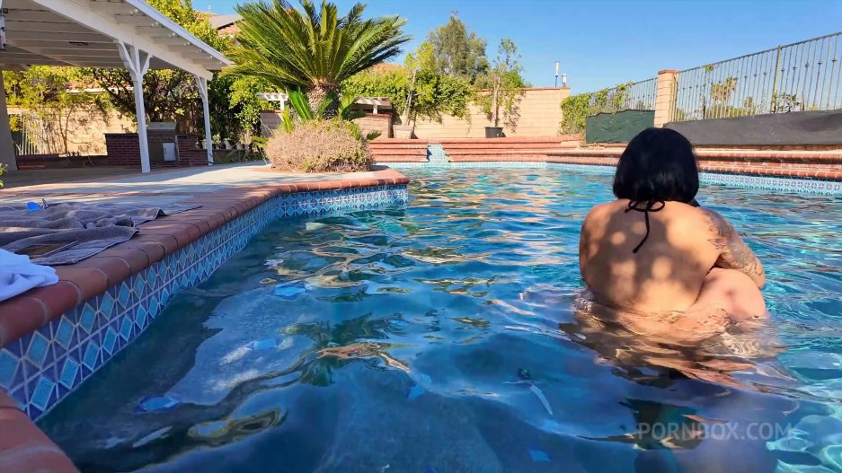 Vince Karter and Cherry Devivre – Had Some Underwater Scene
